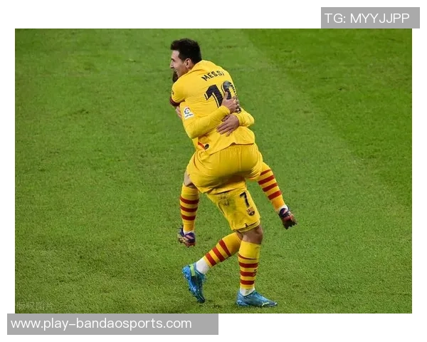 帕齐尼称赞莱奥进步显著学习中锋跑位技巧提升明显