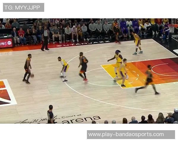 浓眉谈球队表现称进攻有所提升防守问题亟待解决不惧连败困扰